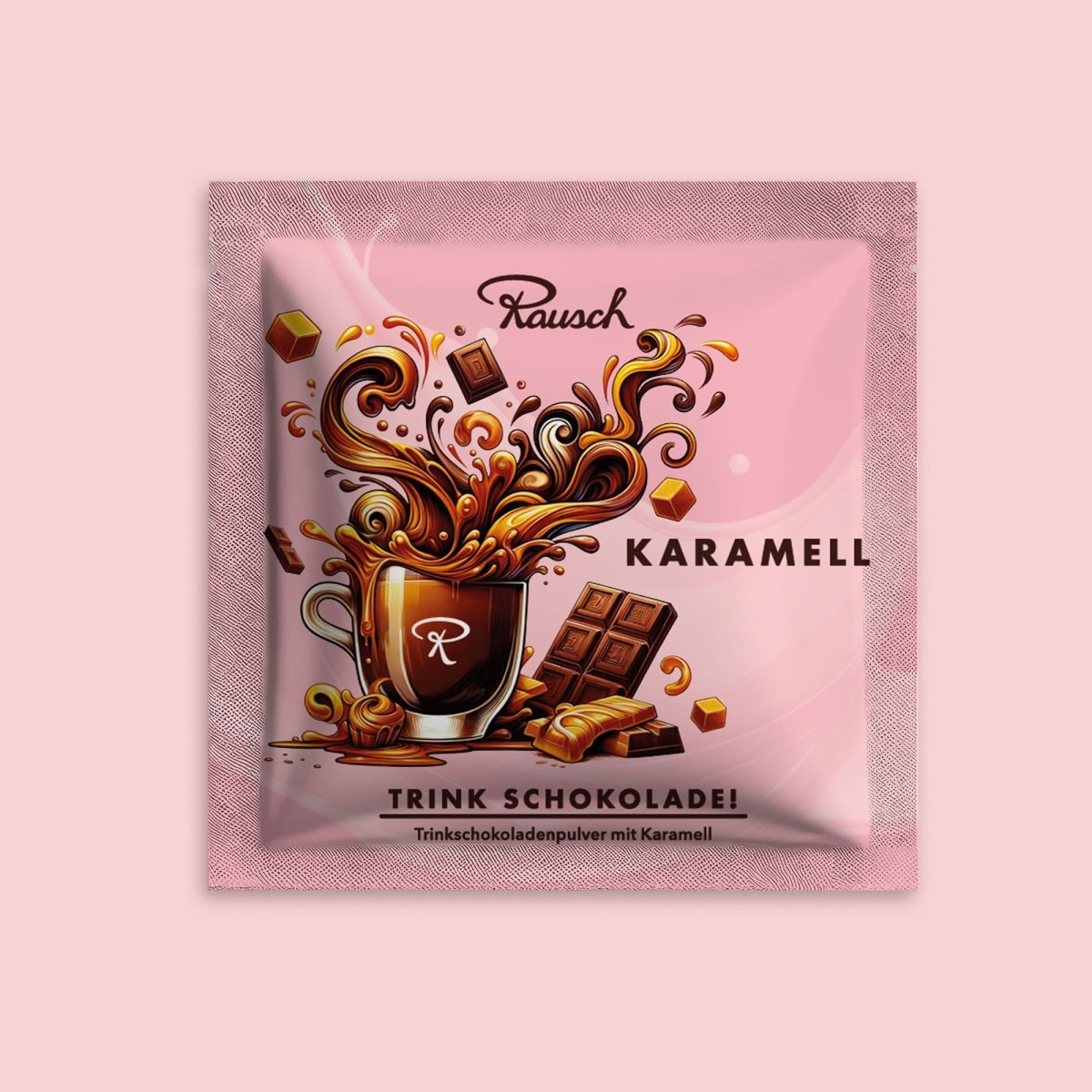 Trinkschokolade "Karamell" im rosa Sachet auf farblich passendem Hintergrund.