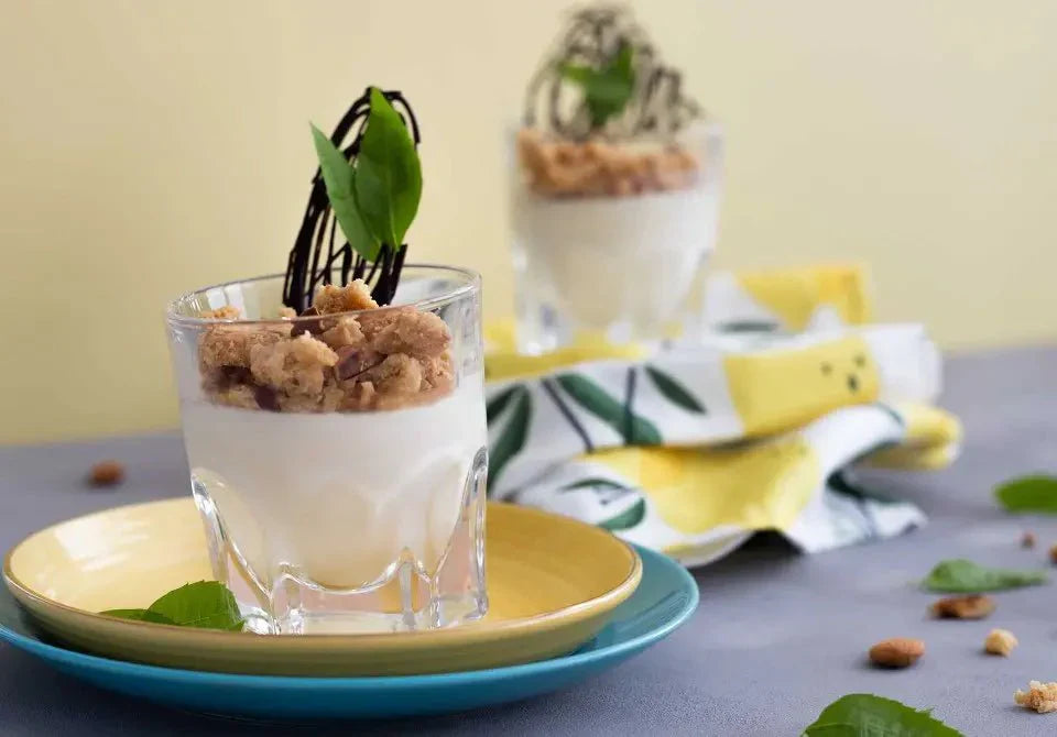 Panna Cotta mit Zitronenverbene und Crumble Rausch