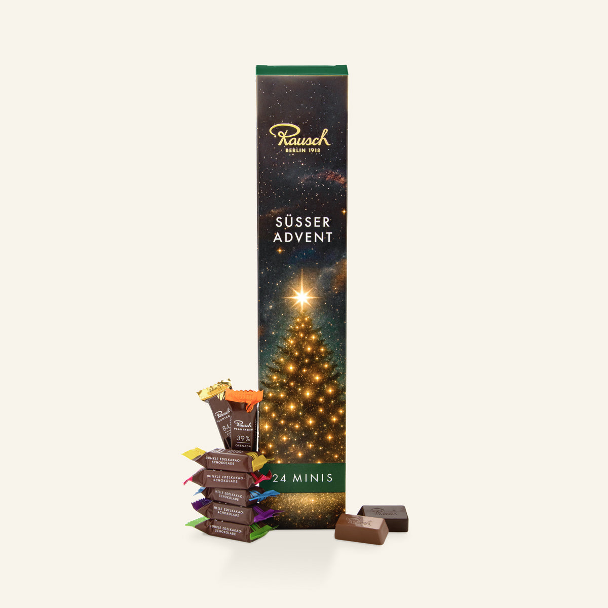 Schmaler Adventskalender mit festlicher Tannenbaumgrafik und handwerklicher Mini-Schokolade in Folienpackung. - Rausch