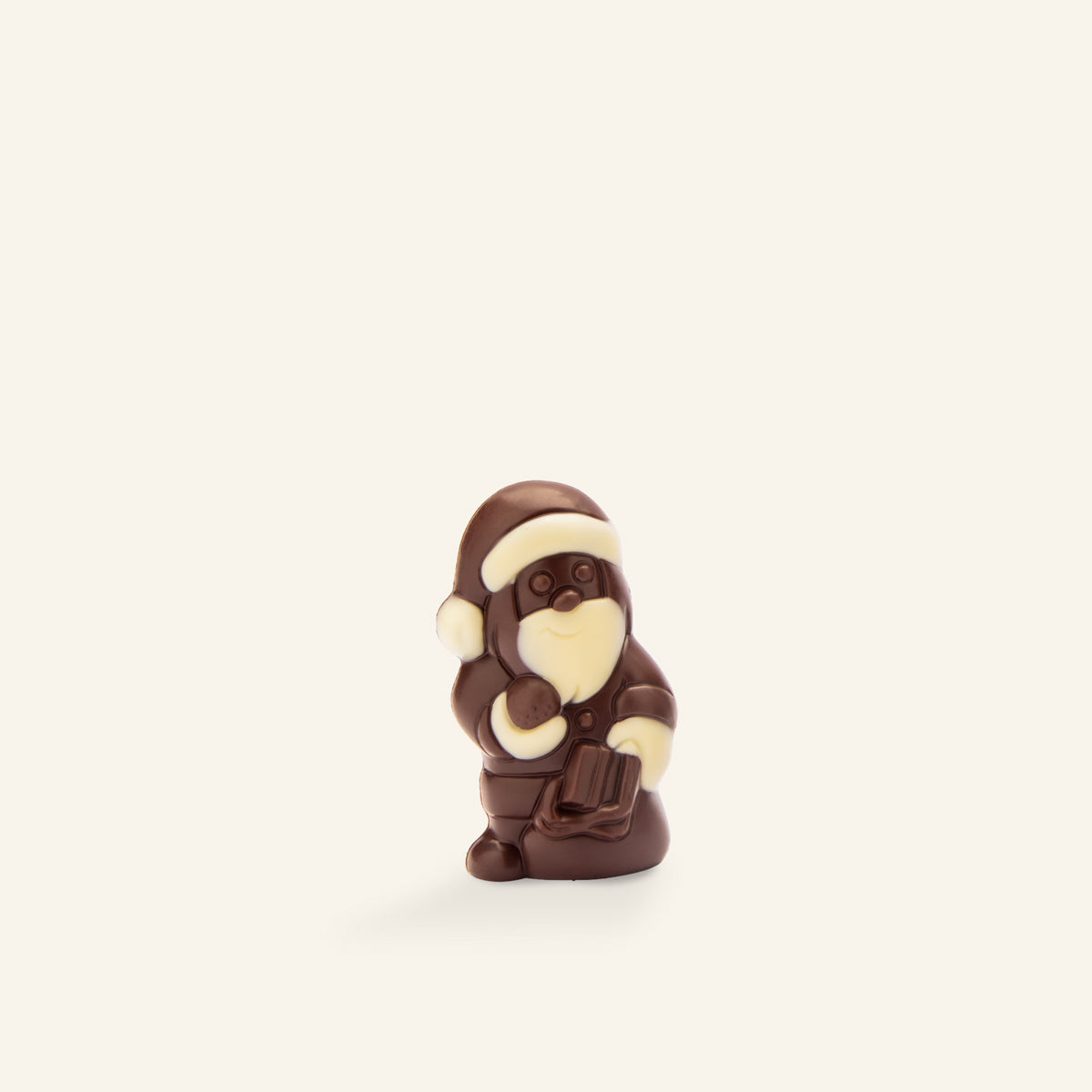 Handwerkliche Schokoladenfigur Weihnachtsmann in Dunkel- und Weißschokolade. - Rausch