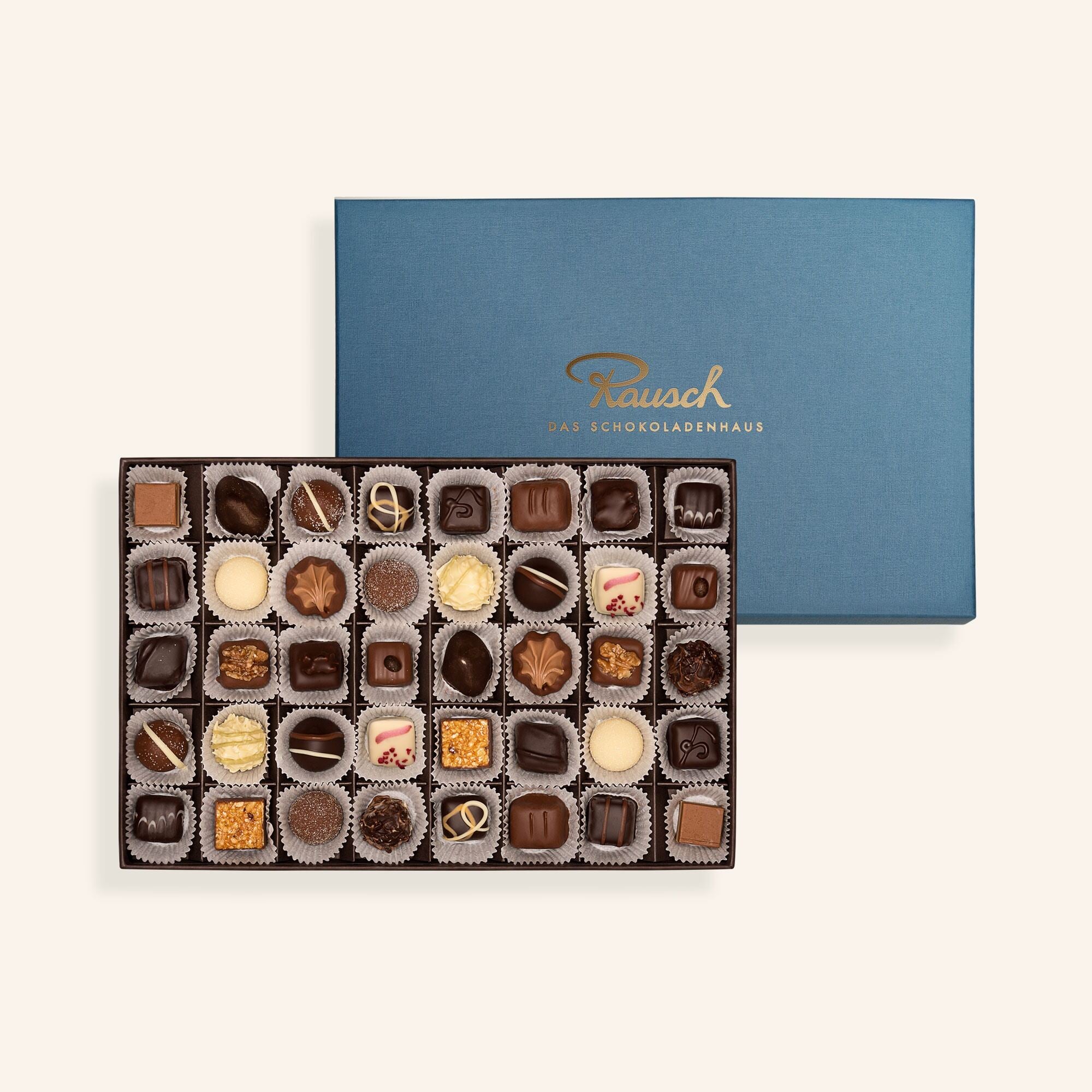 Premium pralines box velvet blue